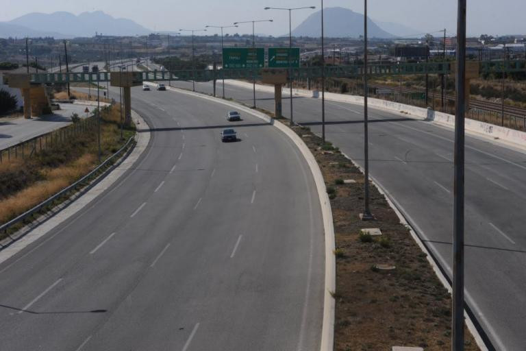 Έμεινε 2 ώρες αβοήθητος γνωστός τραγουδιστής μετά από τροχαίο στην Εθνική Οδό (βίντεο)